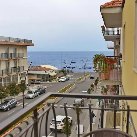 Apartment Sea View House,